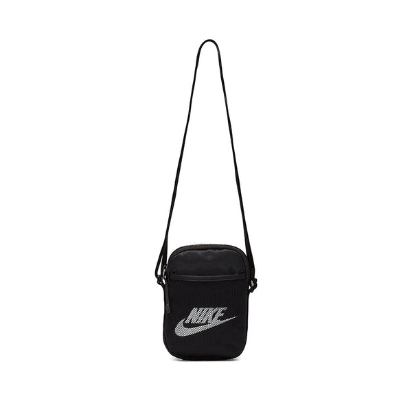 NIKE | HERITAGE CROSSBODY BAG. BLACK AVAILABLE ONLINE AND IN STORE AT MOMENTUM SKATESHOP IN COTTESLOE, WESTERN AUSTRALIA.